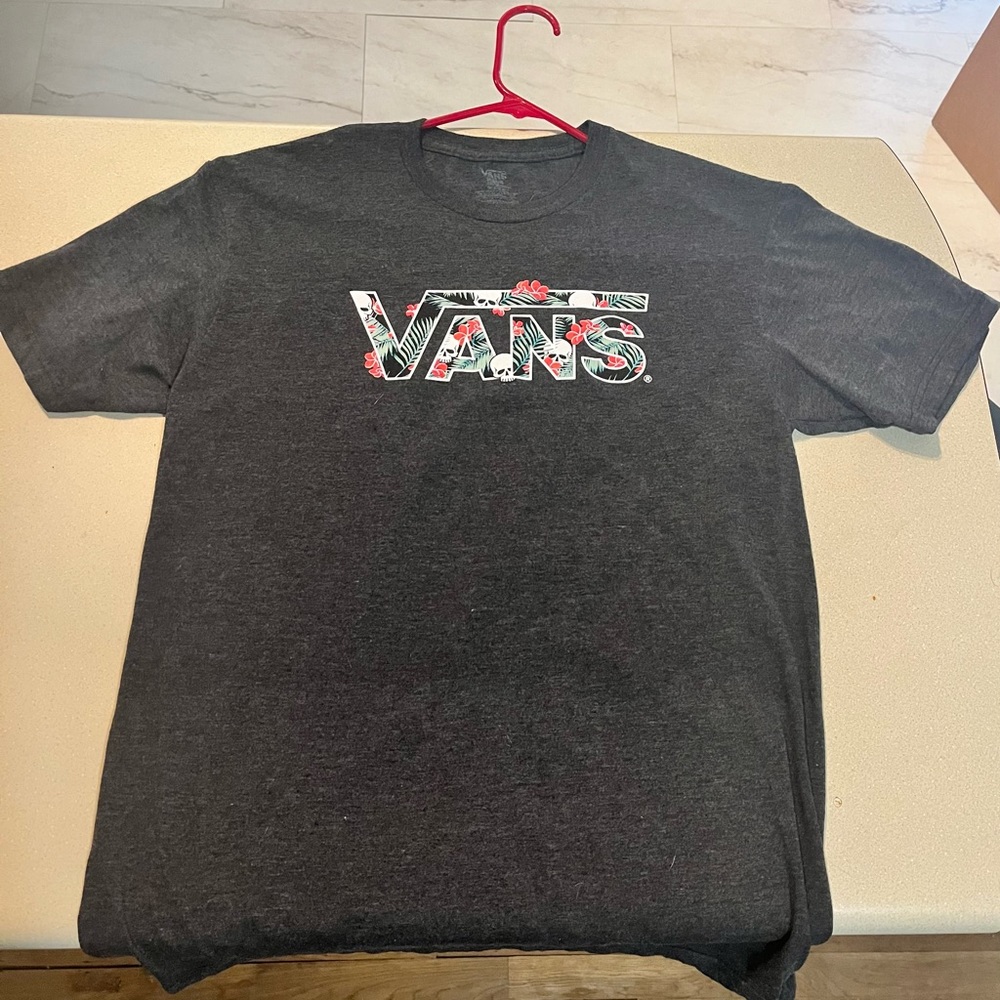 Vans tshirt size medium